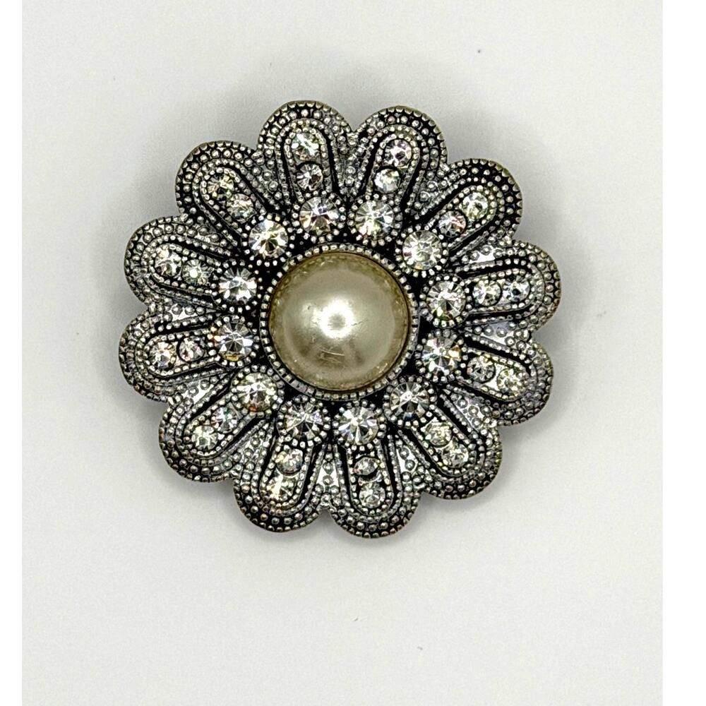 Vintage Flower Brooch – Pearl Center & Rhinestone Petals